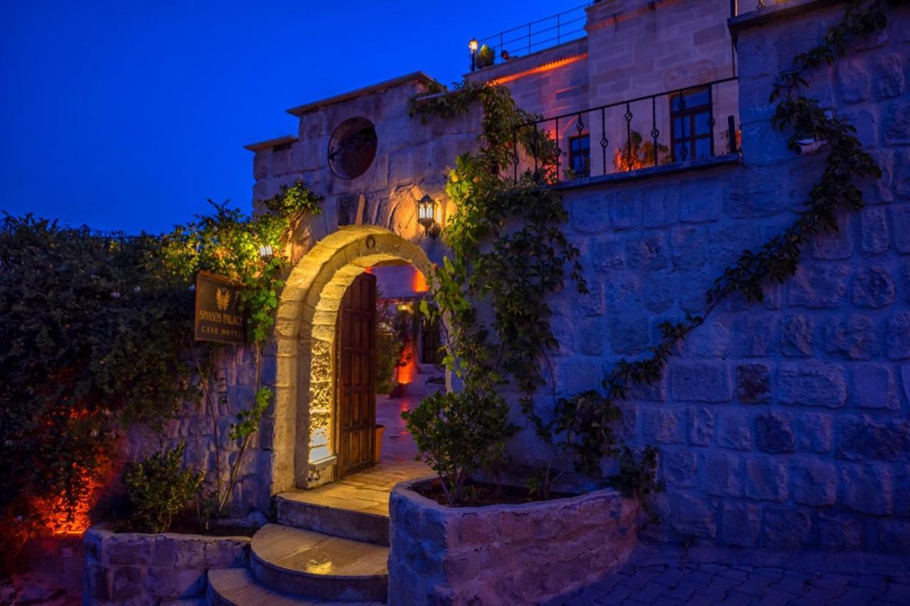 Sinasos Palace Cave Hotel Urgup Exterior photo