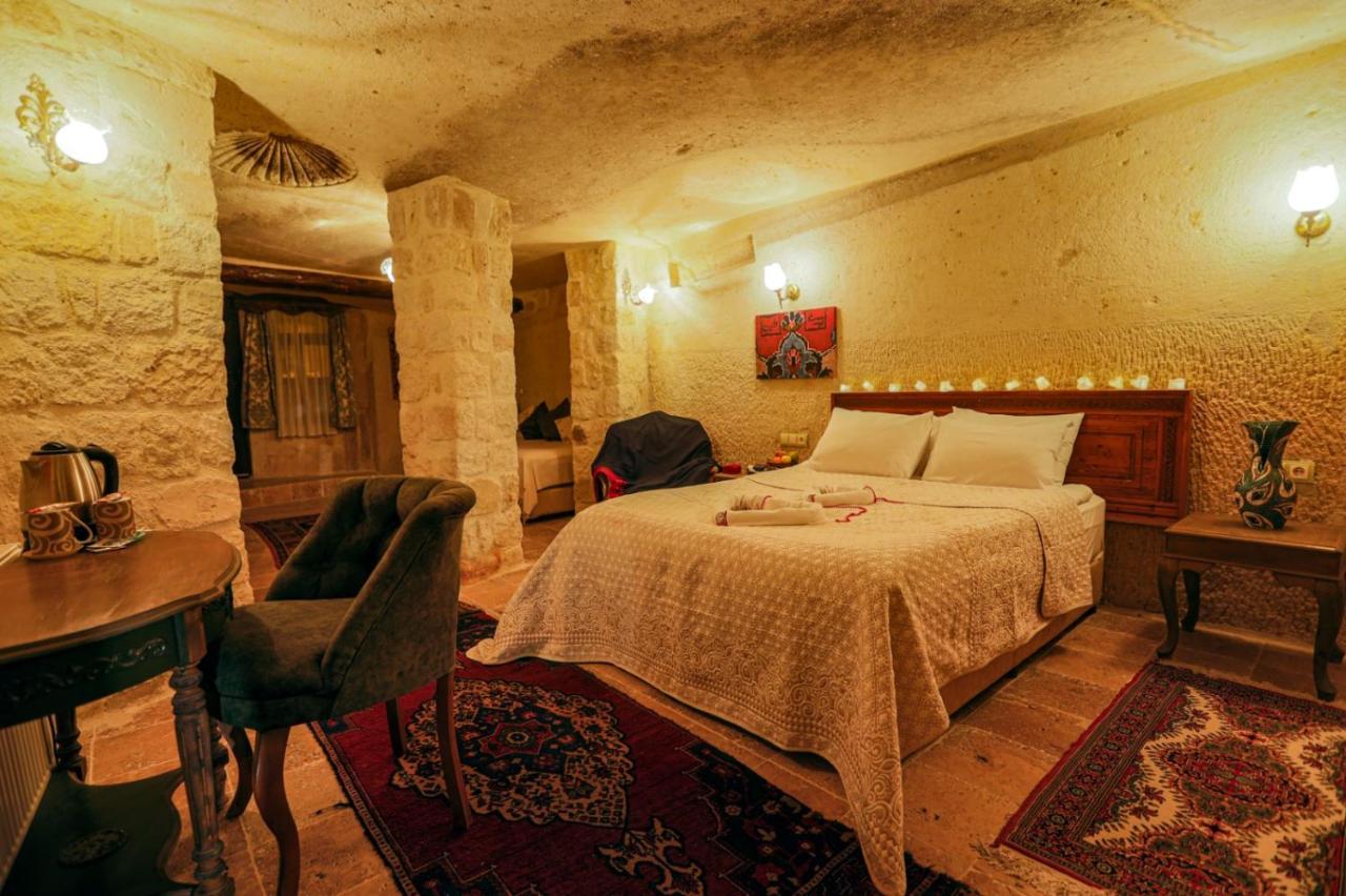 Sinasos Palace Cave Hotel Urgup Exterior photo