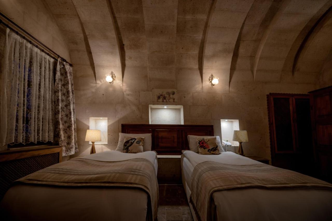 Sinasos Palace Cave Hotel Urgup Exterior photo
