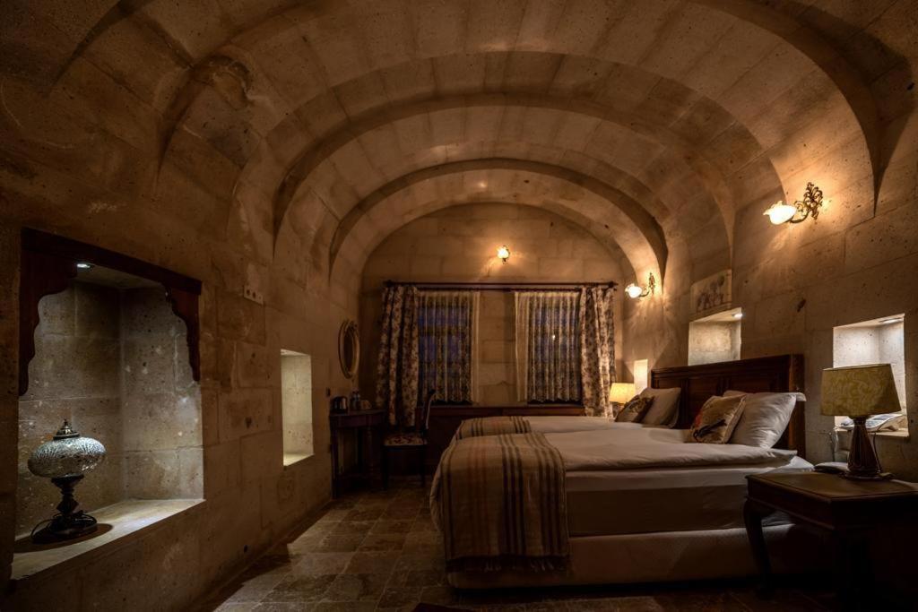 Sinasos Palace Cave Hotel Urgup Exterior photo