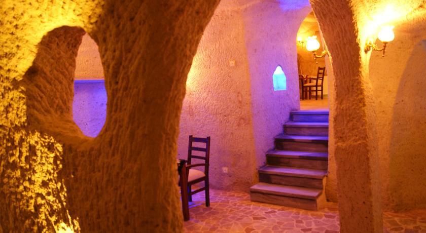 Sinasos Palace Cave Hotel Urgup Exterior photo