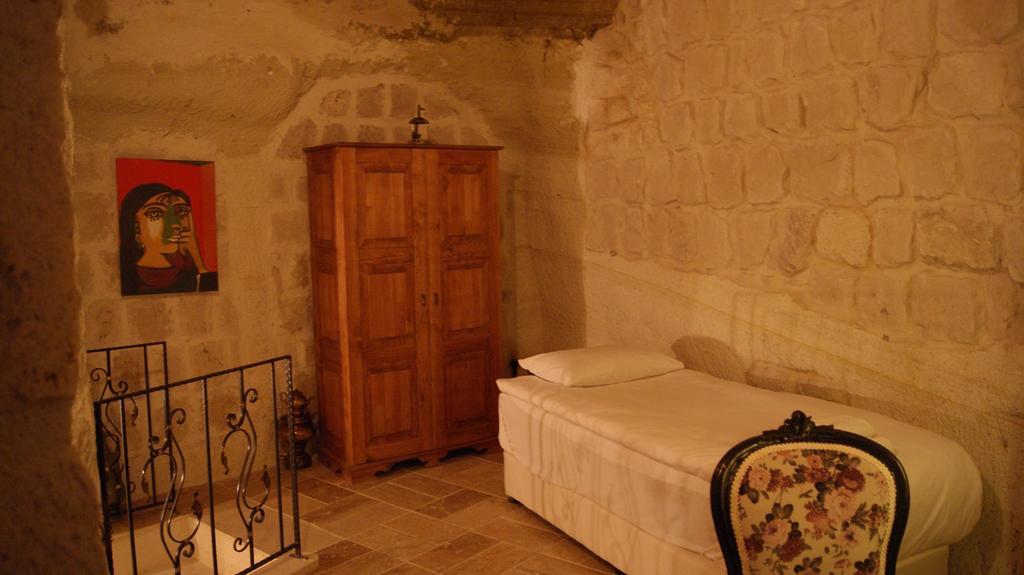 Sinasos Palace Cave Hotel Urgup Exterior photo
