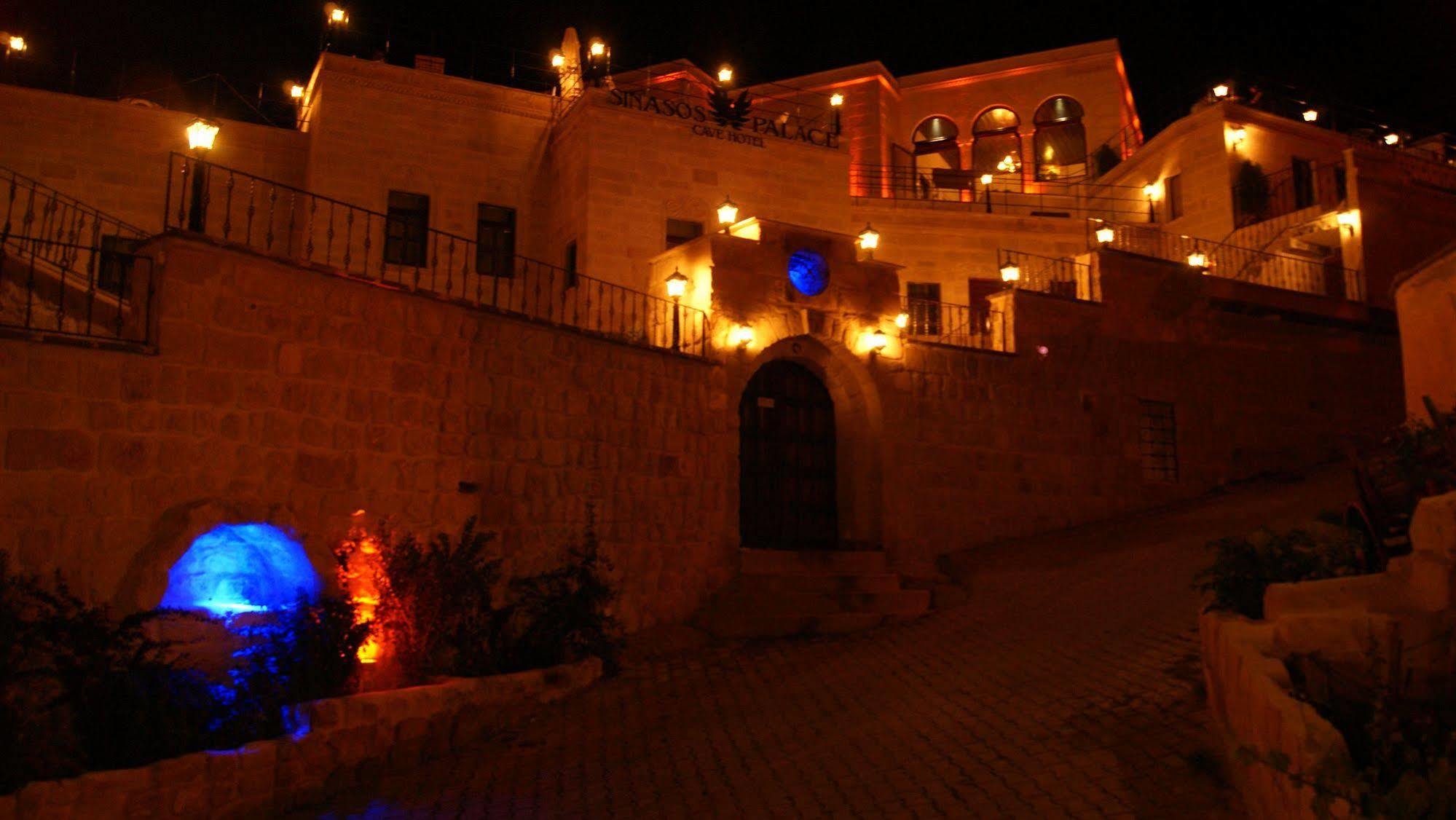 Sinasos Palace Cave Hotel Urgup Exterior photo