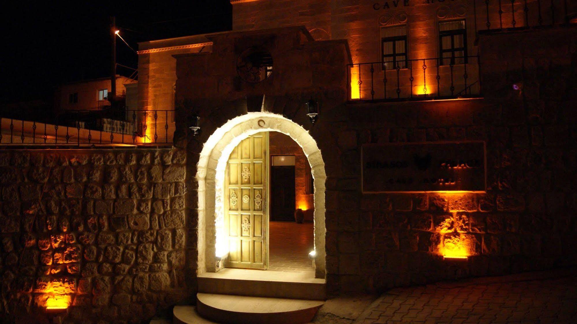 Sinasos Palace Cave Hotel Urgup Exterior photo